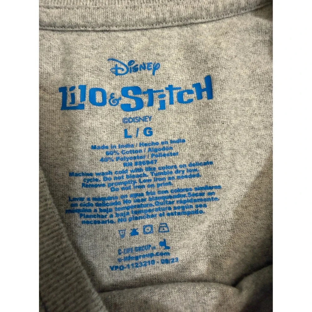 Disney Lilo & Stitch Junior Tee L Ohana Means Family Gray Graphic Disney Hawaii